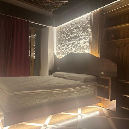 Guesthouse Mele ジロカストラ エクステリア 写真